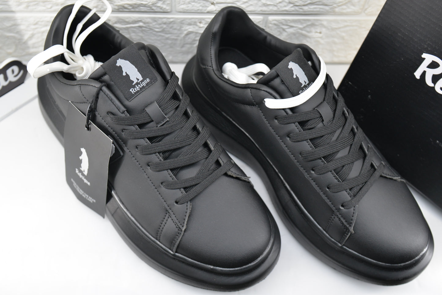 Sneakers Refrigue ART. PATRICK SMOKY BALCK